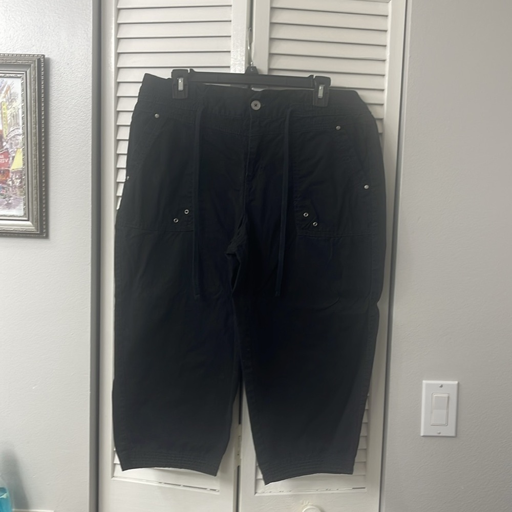 Women’s Capris/Black (Size 14) - Picture 6 of 7